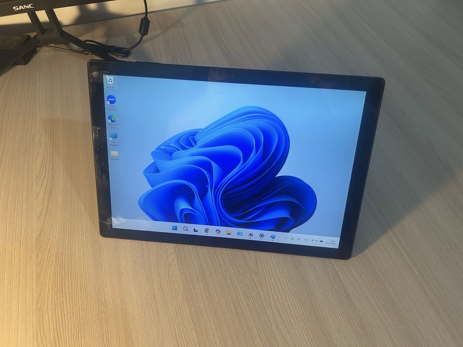 Microsoft Surface 7 pro plus