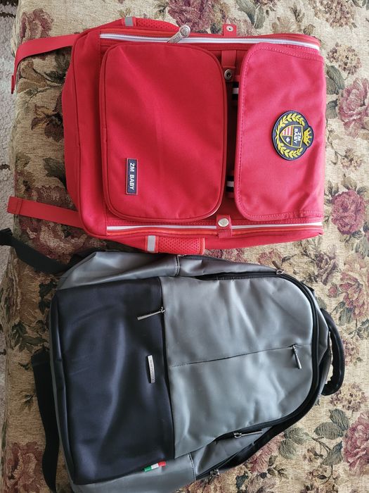 Рюкзак красный в отличном состоянии