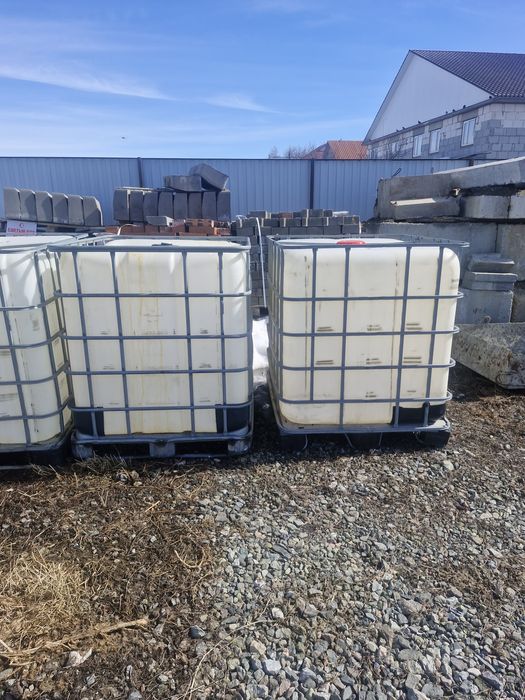 Продам бочки кубовки