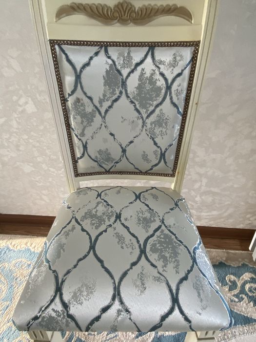 Стулья для гостиной