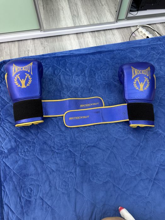 vand Manusi Box Knockout Metalic