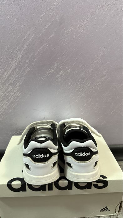 Addidas оригинални детски маратонки + кутия