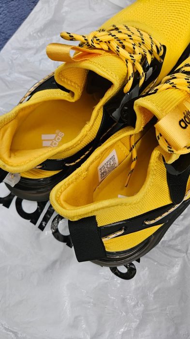 Продам кроссовки Adidas