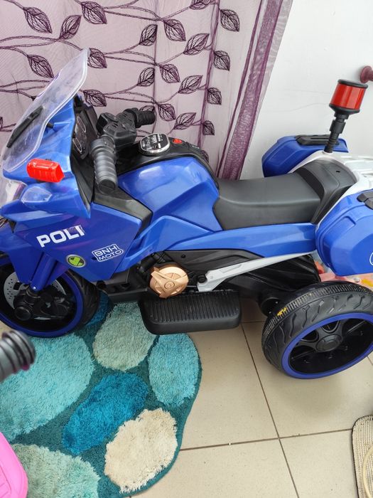 Vând două motor una băieți ,una fata