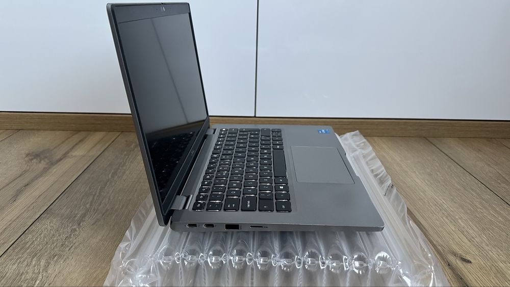 Лаптоп Dell Latitude 5320 FHD 13.3” Intel i5-1145G7 16GB RAM 256GB SSD