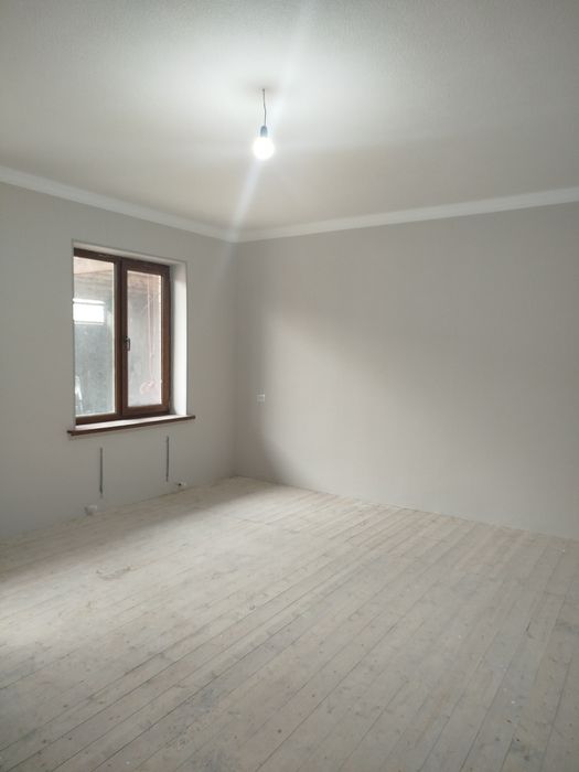 Продается 2 дома на одном участке. Участок 6 соток.