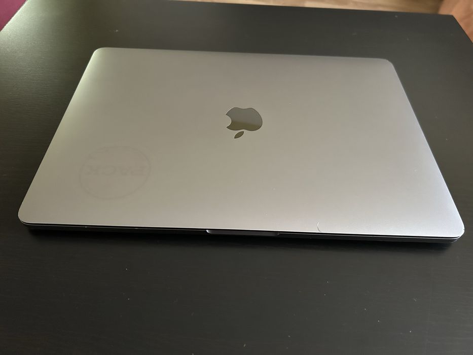 Vând Macbook Pro A1708 i5 8 GB RAM 256 GB SSD 199 cicluri