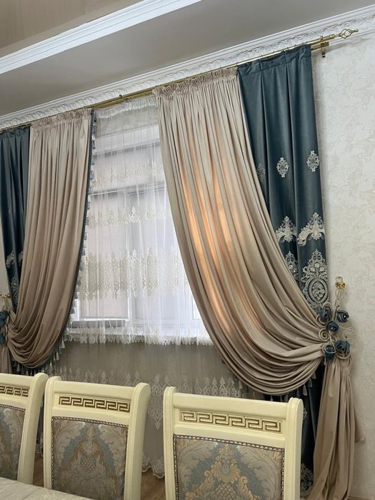 Шторы на две окан продам срочно