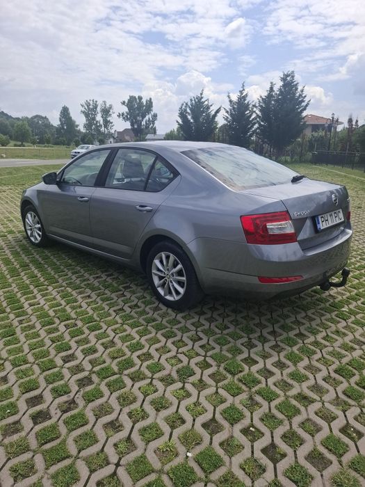 Vând Skoda Octavia 3