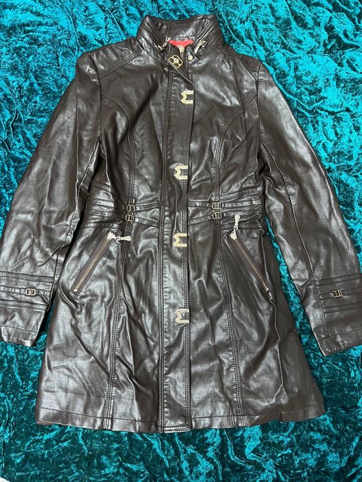 Кожаный плащ,на девушку