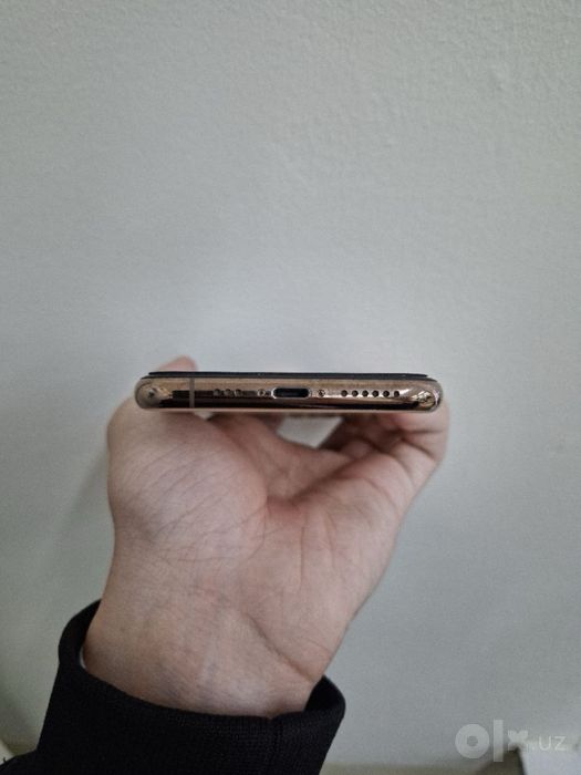 Продается-IPhone 11 Pro с Дубая,аккумулятор 97%,состояние идеал,256/4