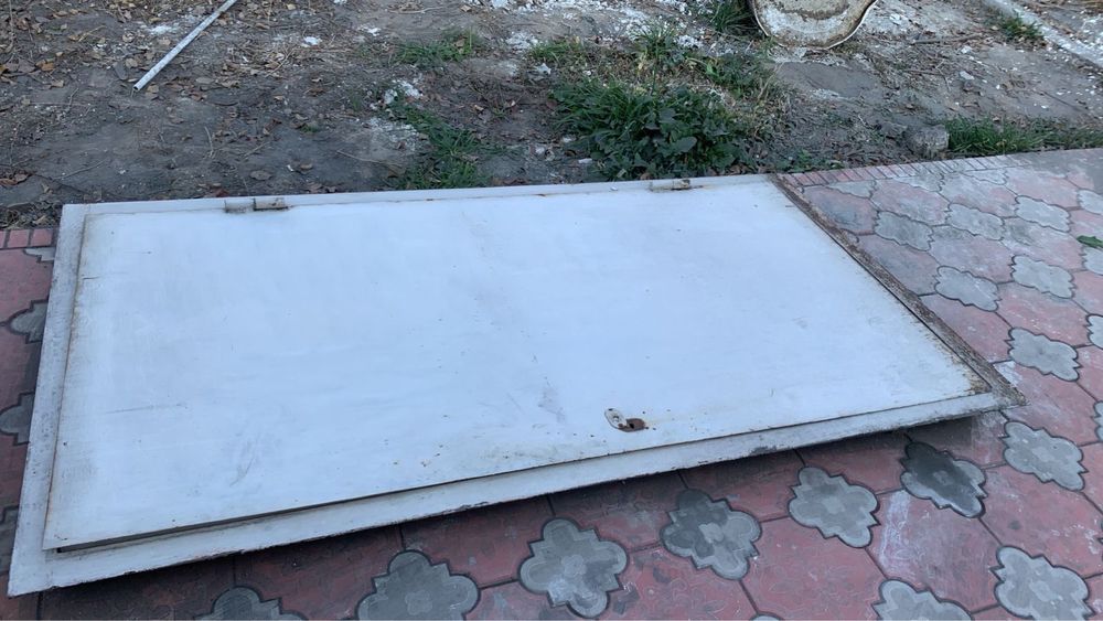 Продается железная дверь