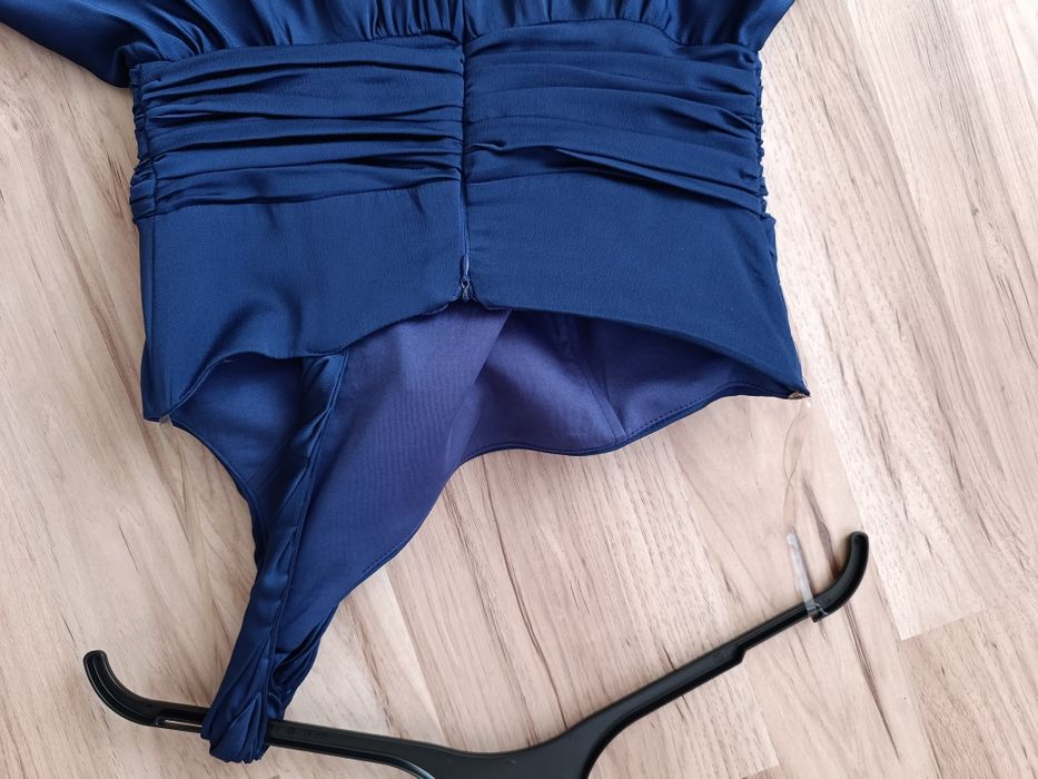 Официална рокля за поводи. Размер С-М без забележки.