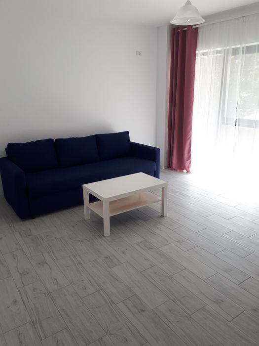 Închiriez garsoniera