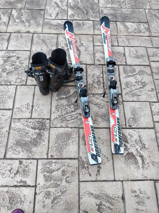 Clapari+skiuri ,clapari sunt marimea 38