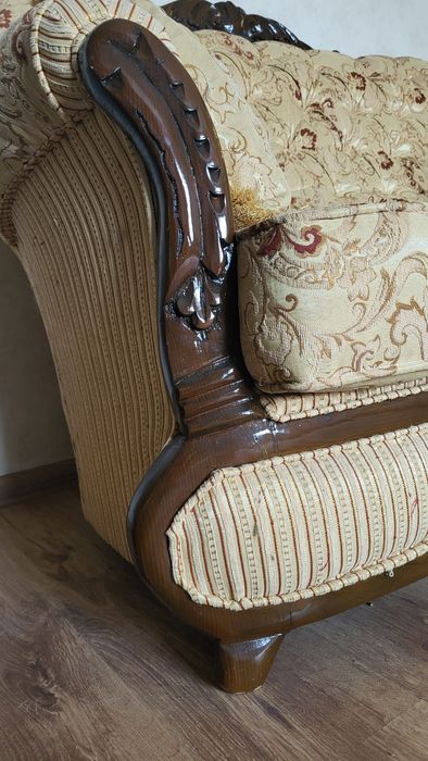 Продам диванный гарнитур. Диван/кресло