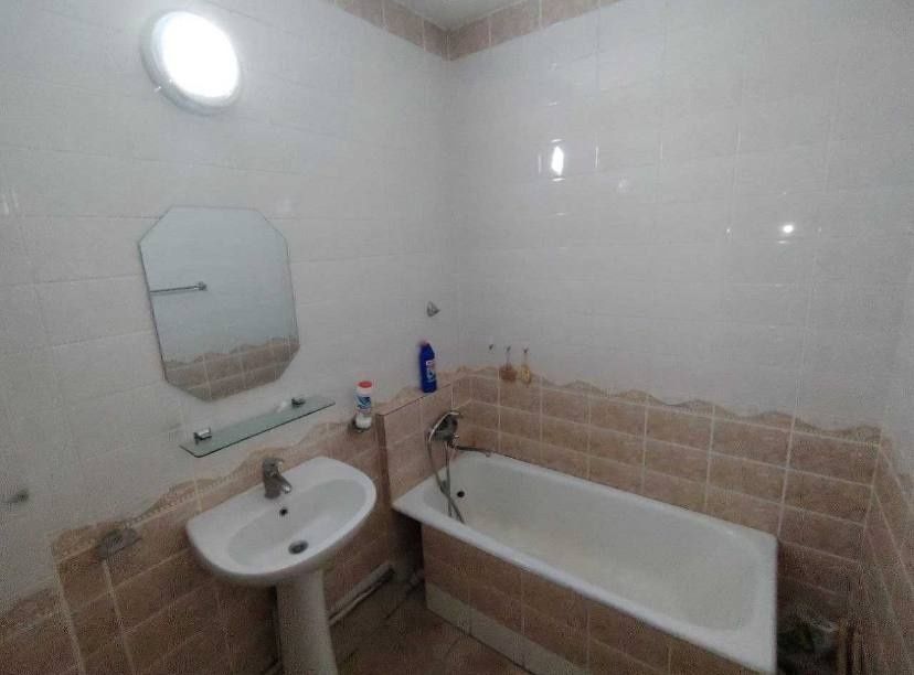 Сдается Квартира в Карасу! 3х комнатная, 70м2.   ЭЭЭ