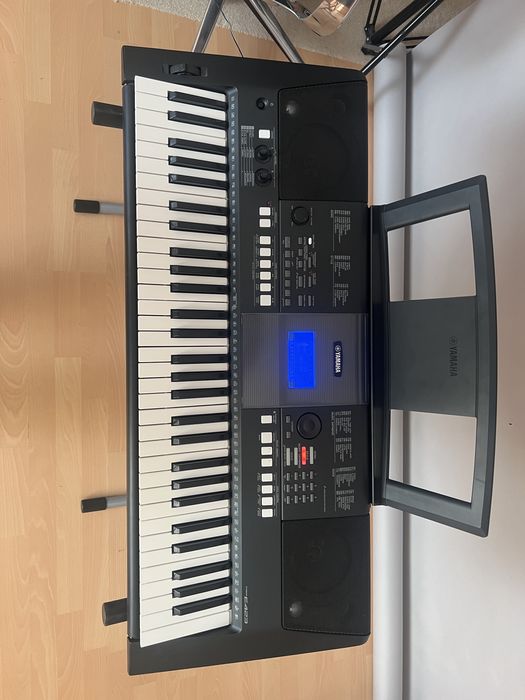 Orga Yamaha PSR-E423 + stativ BSX + cutie – complet funcțională