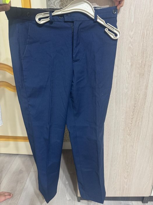 Мужской брючный костюм