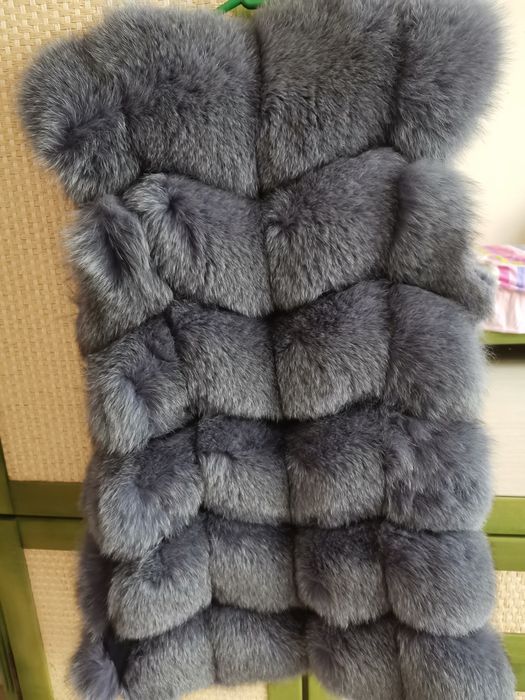 Зимен елек от лисица