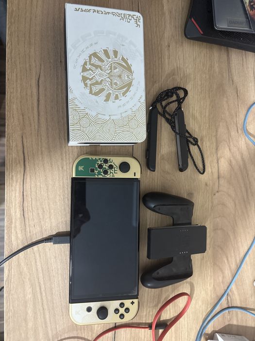 Продам Nintendo switch в идеальном состоянии. Прошитая.