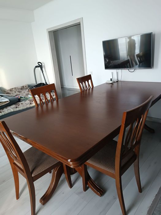 Стол в отличном состоянии