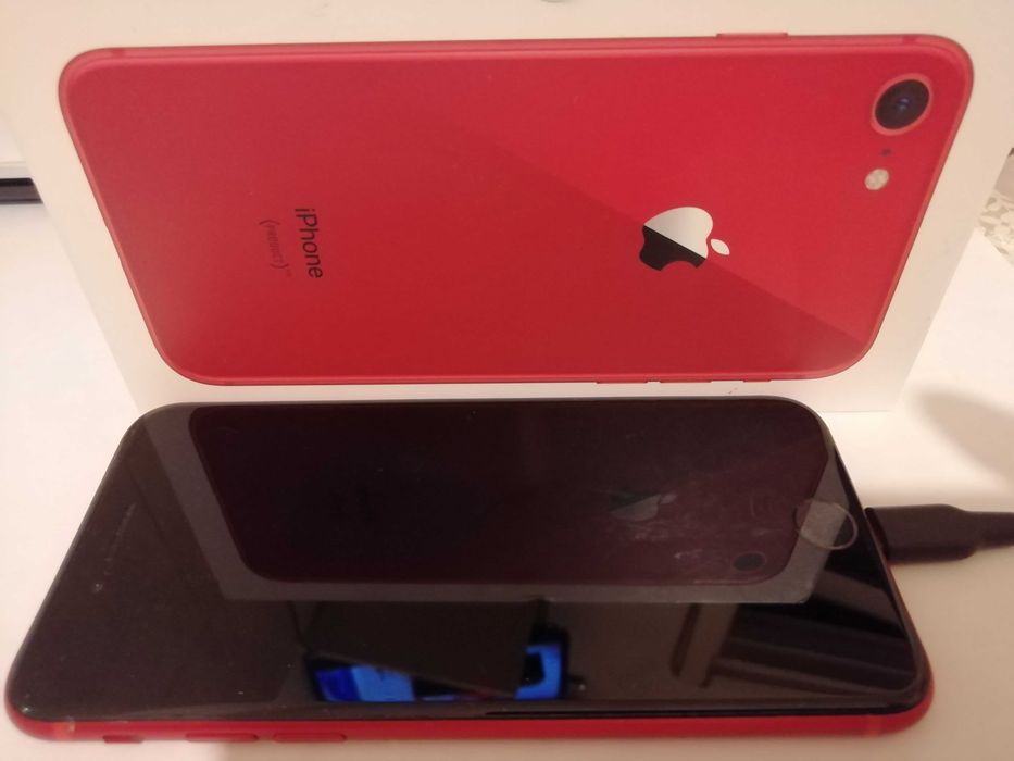 Telefon iPhone 8 red, aproape nou