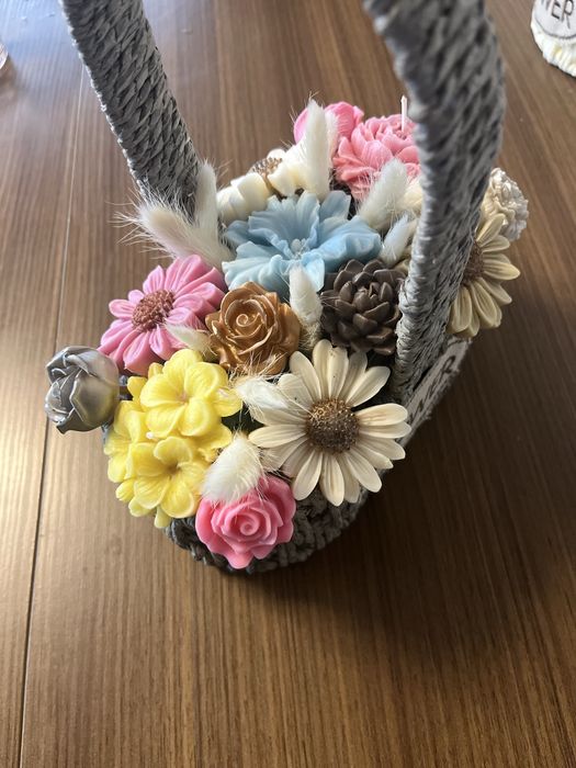 Восъчни букети от соеви свещи