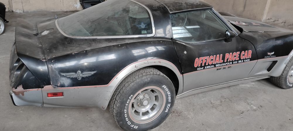 Vând Corvette C3 1978 Pace car