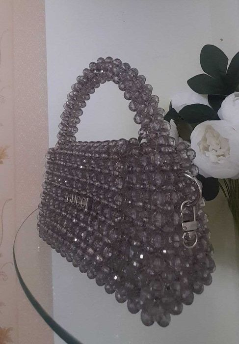 Sumka qo'l mehnati bilan qilingan