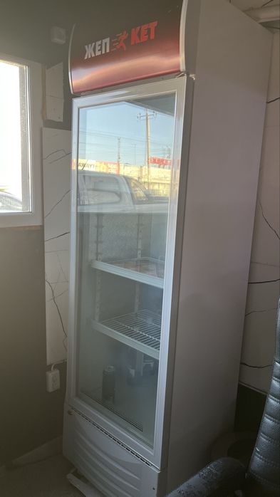 Тостер фрютирница пицца печ холодилник моразелник  стол