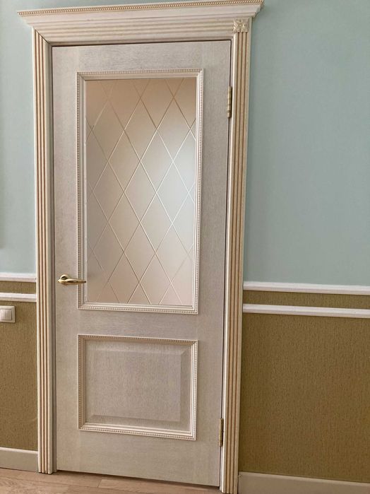 Двери межкомнатные б/у
