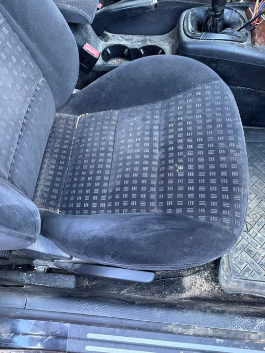 Scaun dreapta cu incalzire Volkswagen Passat B5.5 1.9 TDI AWX Sedan 2002