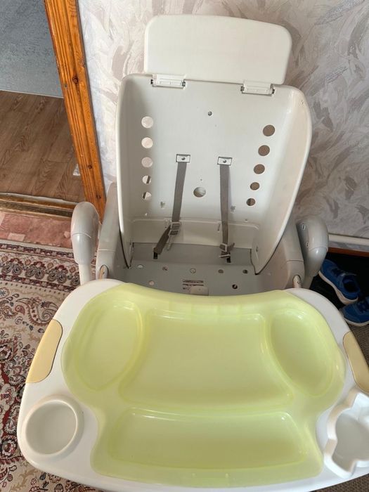 Столик для кормлени