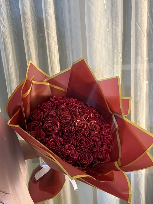 Букет от 27 вечни сатенени рози