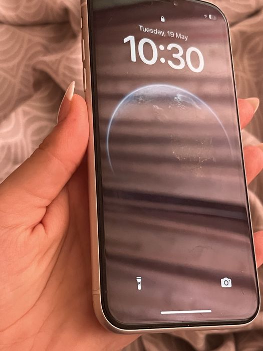 iPhone XR 64GB бял