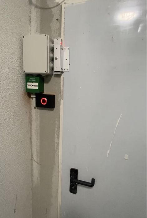 Control acces si pontaj usi, videointerfonie