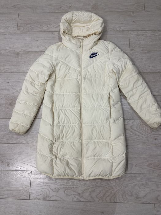 Уникално дълго зимно яке на Nıke