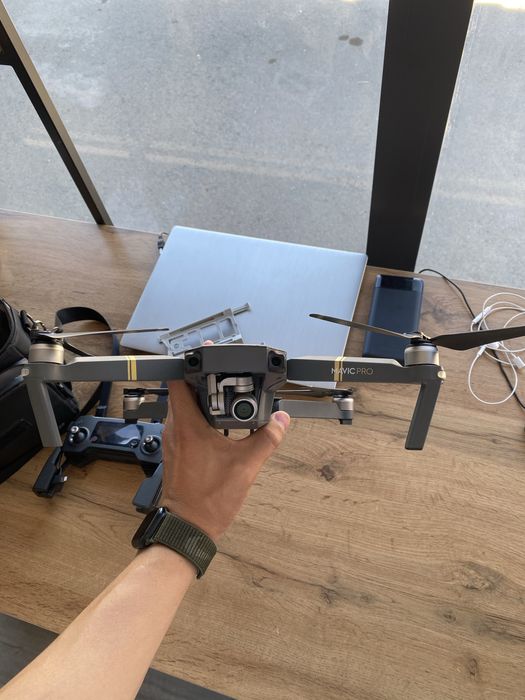 дрон DJI MAVIC pro