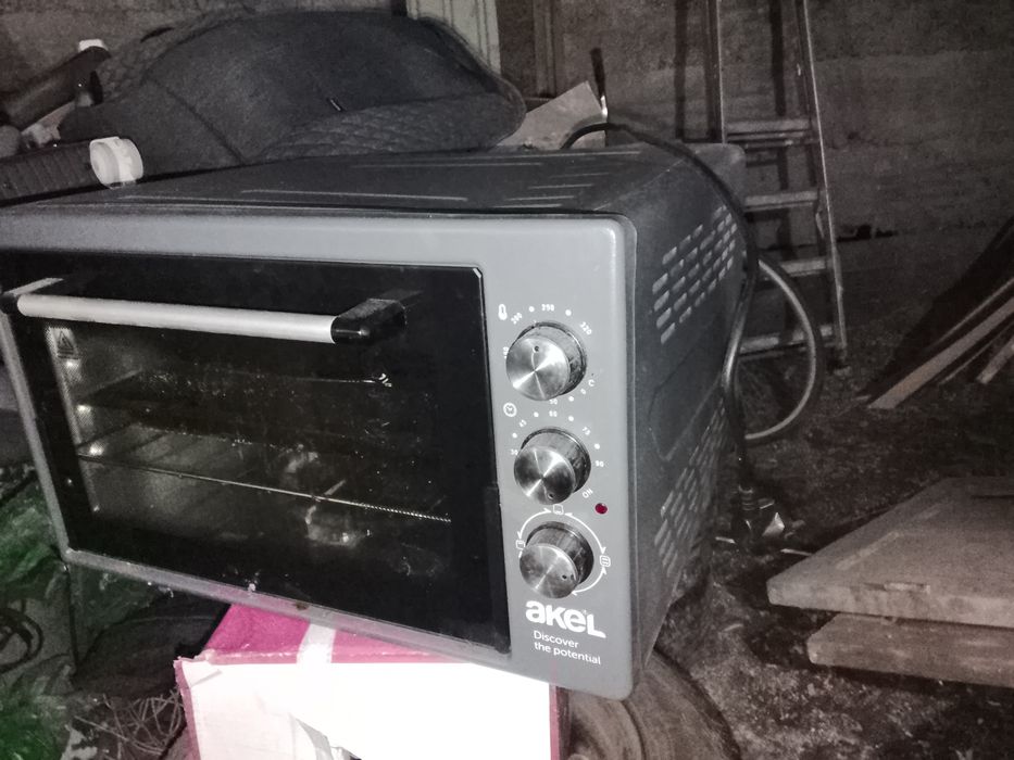 Духовой шкаф,электрошашлычница.