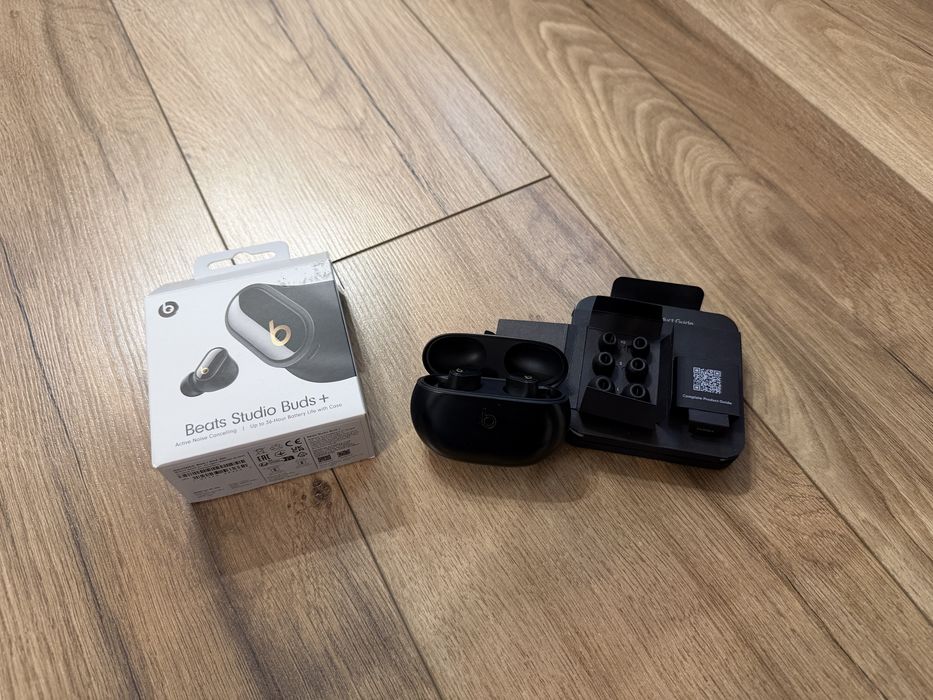 Безжични слушлки Apple Beats Studio Buds+