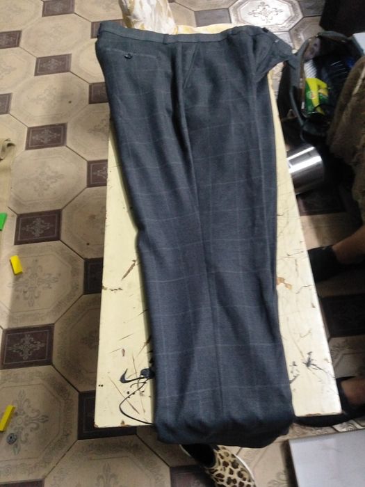 Продаю брюки мужские, и ботинки