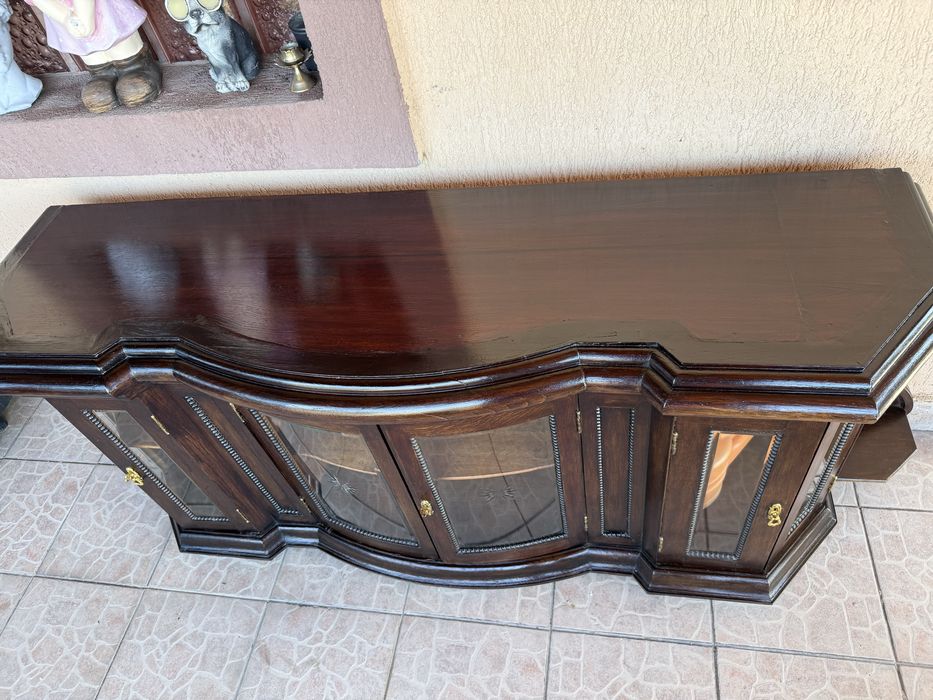 Comoda stil cu geamuri cristal restaurata