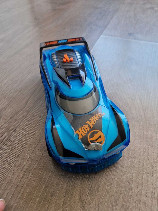 Hot Wheels кола на батерии