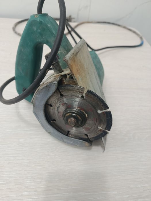 Пчелка Макита с диском