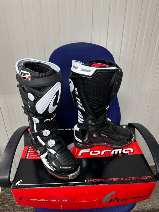 Forma Predator 2.0 marimea 41 (270mm)