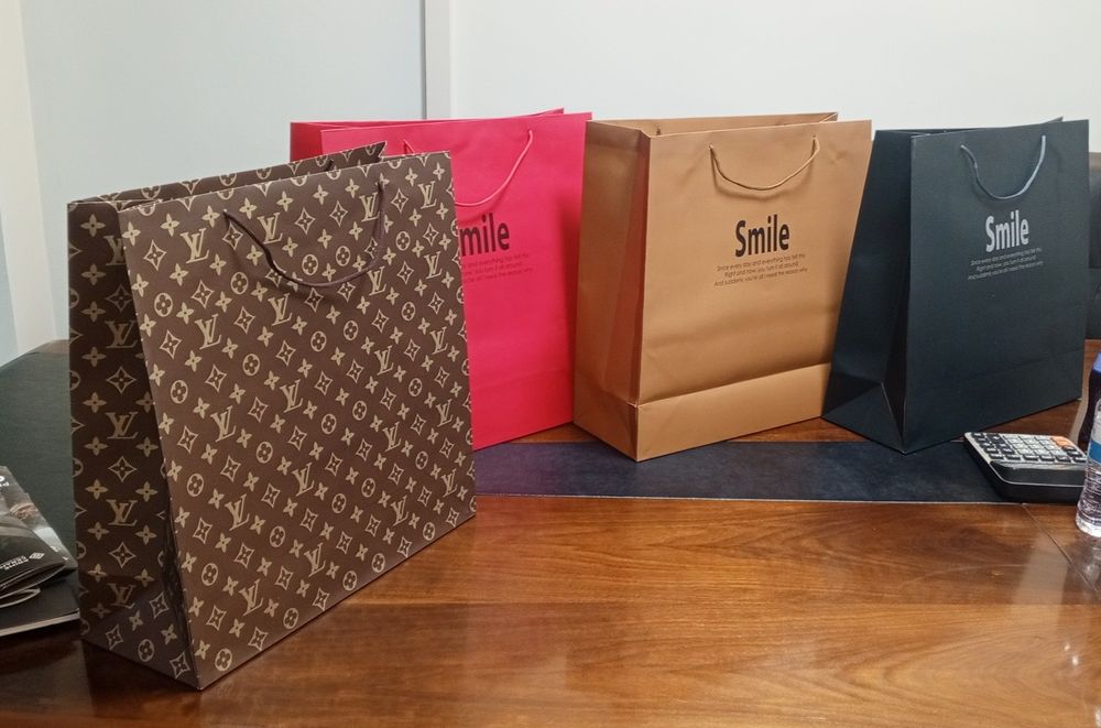 Бумажный пакеты подарочный. ОПТОМ