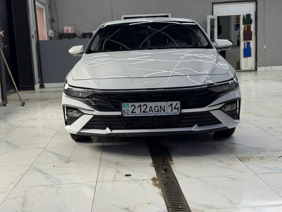 Продам хорошую дилерскую машину