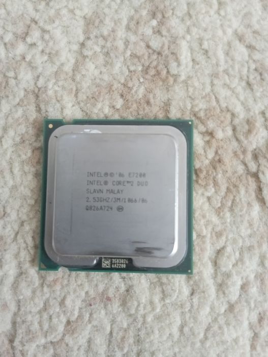 Процессор Intel Core 2 Duo E7200 под сокет LGA775.