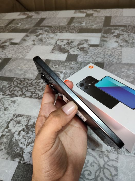 Redmi Note 13 8/256 с коробкой и документам в хорошем состоянии и